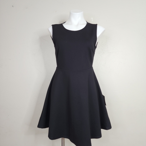 NWT Lulu's Need You Close Black Lace Backless Skater Dress Size Medium - Picture 5 of 16